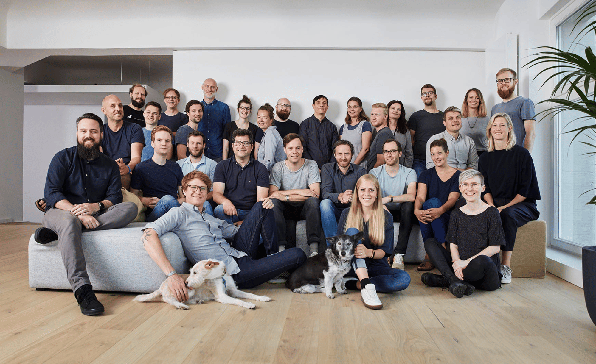 Ein Gruppenfoto des Ubilabs-Teams im Hamburger Büro, 2019