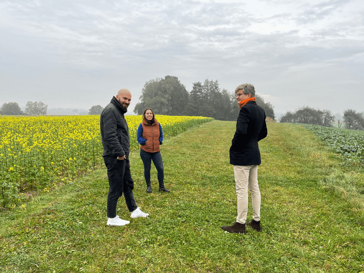 Ein Teil des Ubilabs-Teams beim Spazierengehen